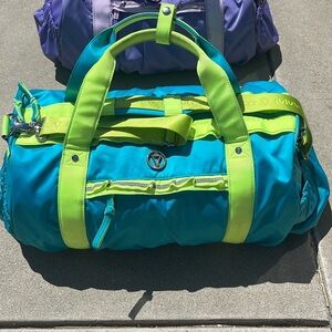 IVIVVA ✨Juniors Brand by Lululemon✨Neon Blue & Yellow✨Got Game✨Duffel Gym Bag✨